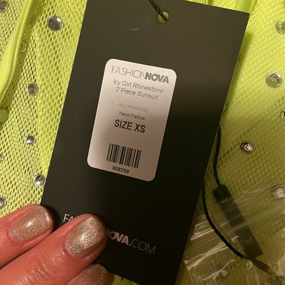 Brand new with tags still. 2 piece neon yellow fashionnova Rhinestone “sun suit” - Picture 4 of 9